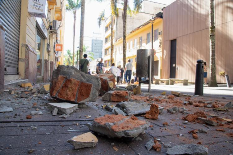 Terremoto de magnitud 7.4 deja al menos 111 muertos y 87 heridos en Colombia